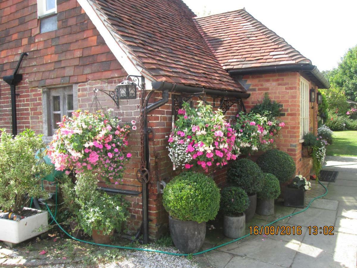 Clayton Wickham Farmhouse Hurstpierpoint Екстериор снимка